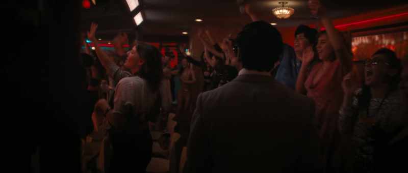 �� Put your right hand out ♪