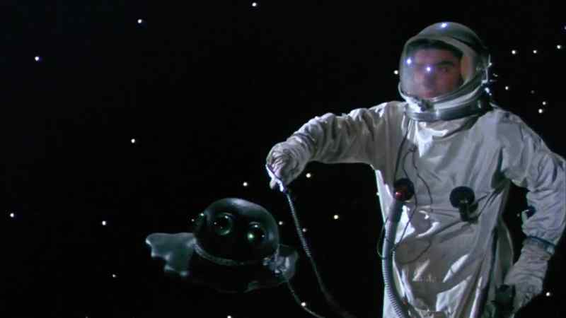 Quark: Ergo! Move it! [Ergo squeaking]
