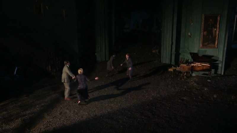 � (RABBLE APPROACHES) ― 