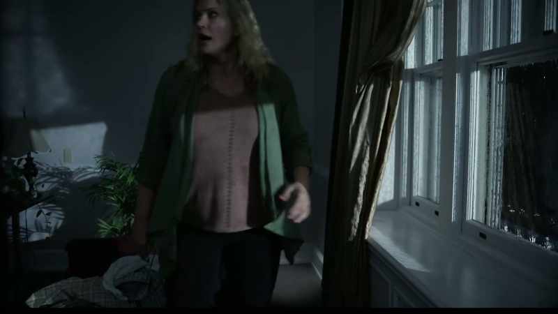 [RAIN POURS] - [SHE PANTS]