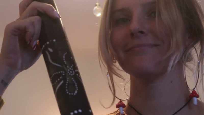 (rain stick pattering)