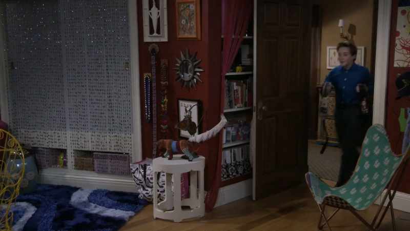 Ramona, you know Lola. Which tie would she like?