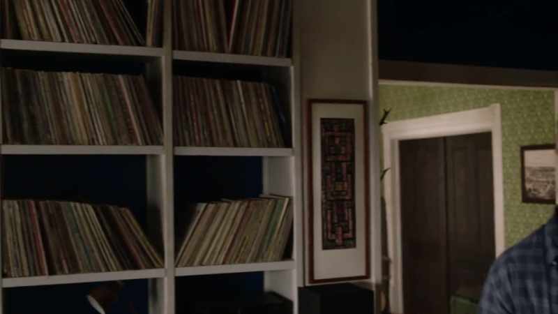 (R&B music playing)