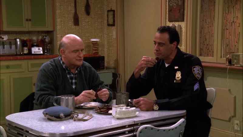 Ray, it's caught in my hair. -All right, easy. Don't pull