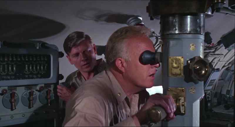 Ready the bow torpedo tubes
