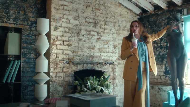 Recasting two days before her biggest collection