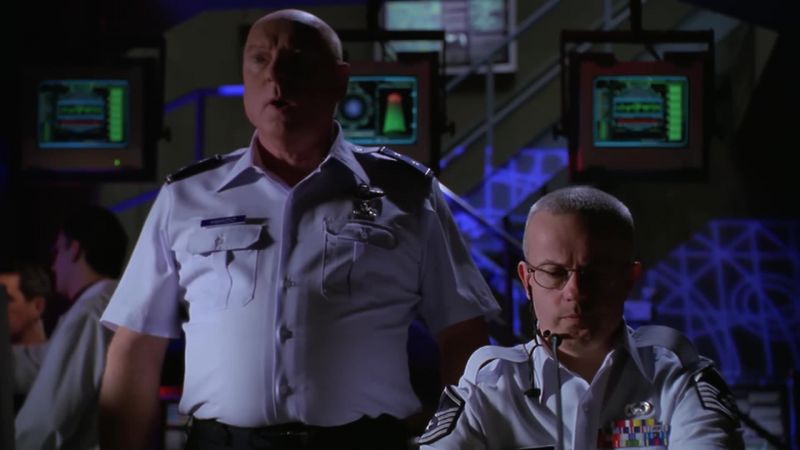 Receiving SG-1's lDC, sir. - Open the iris
