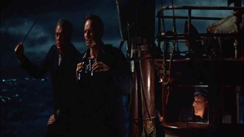 Red group flashing three