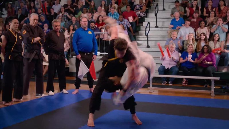[referee] Fight!