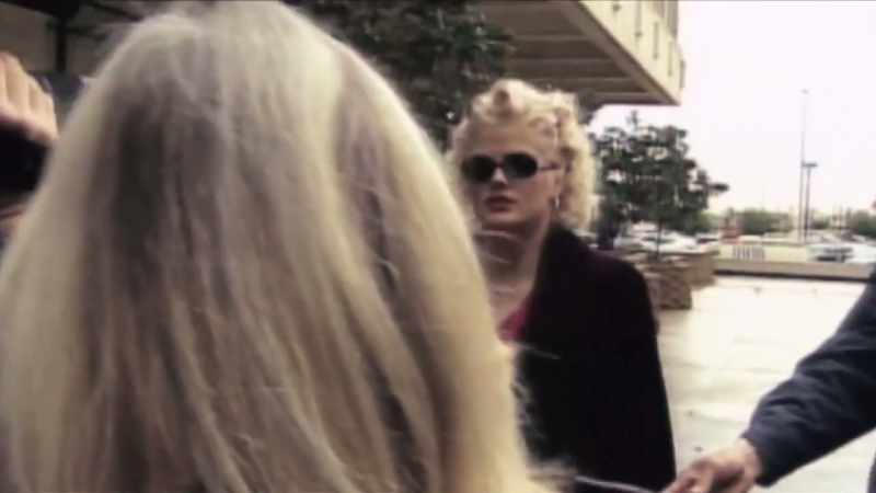 Reporter: Anna Nicole Smith came back to Houston