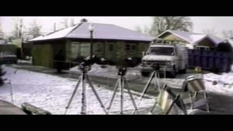 [reporter] officers armed with warrants