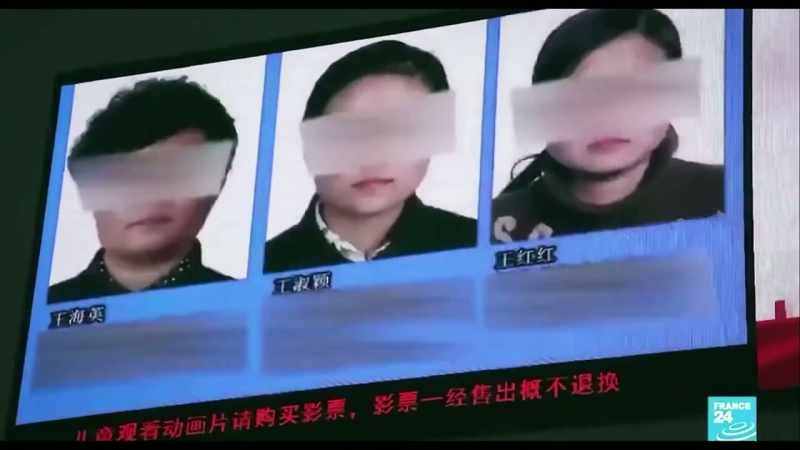 [Reporter] Plastering their details
