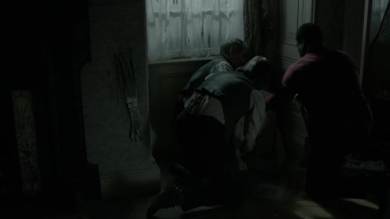 Restrain her or she'll kill herself. - Don't let me hurt you! Please, quickly!