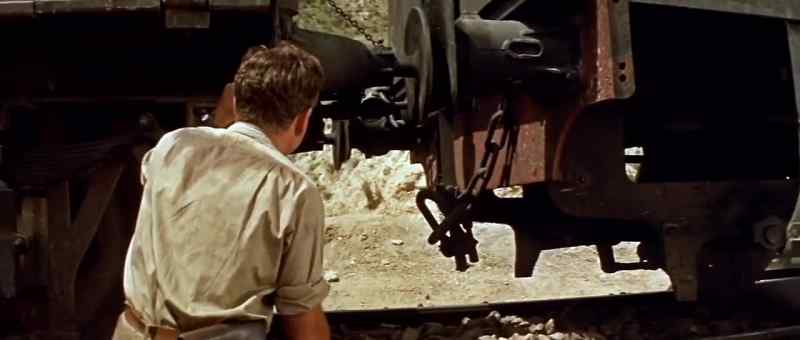 Reverse, quick! Back in the tunnel. - Yes, sahib