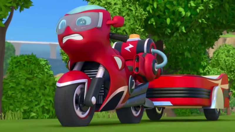 (revving, grunting)