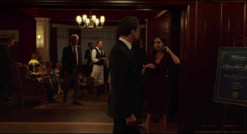 [Richard] I'm going to the bar. - [clears throat]