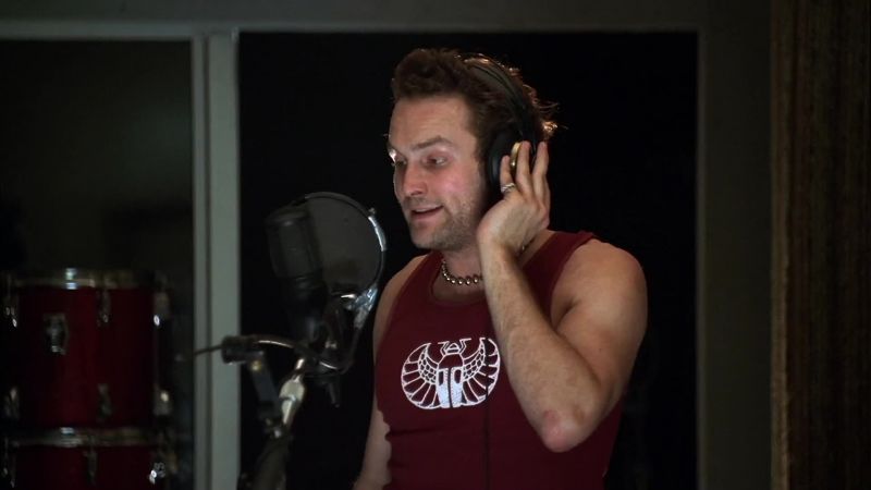 [RICHIE SINGS]
