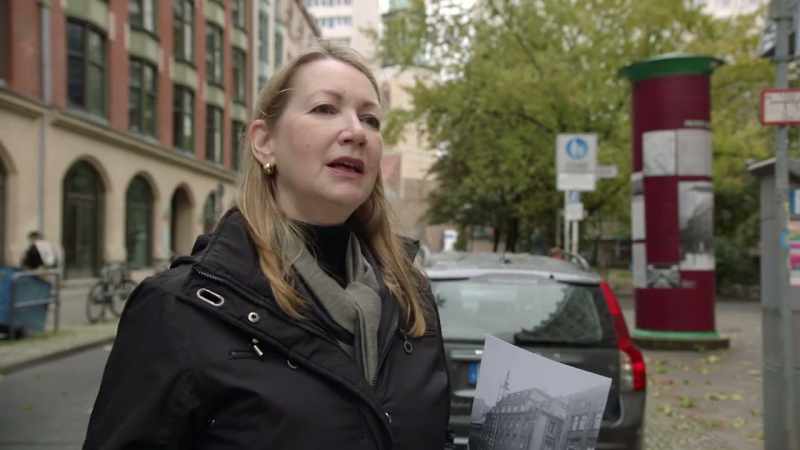 Richie: They started calling out toward the building