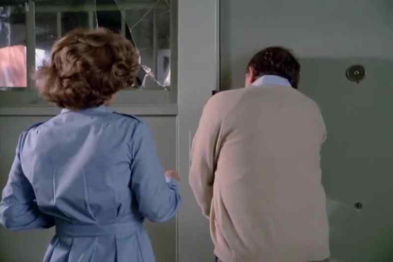 Right to lock, left to not lock, Daddy