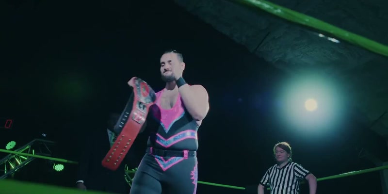 [ring announcer] Travis Jacobs!