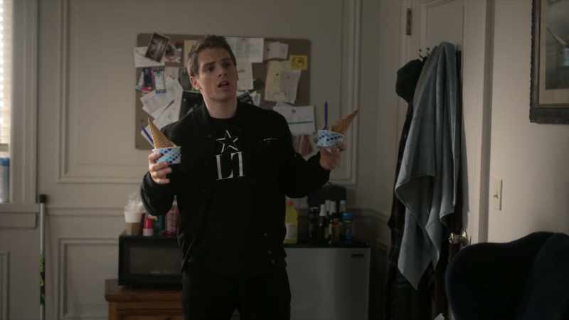 'Riq, it's gonna melt! - [door shuts]