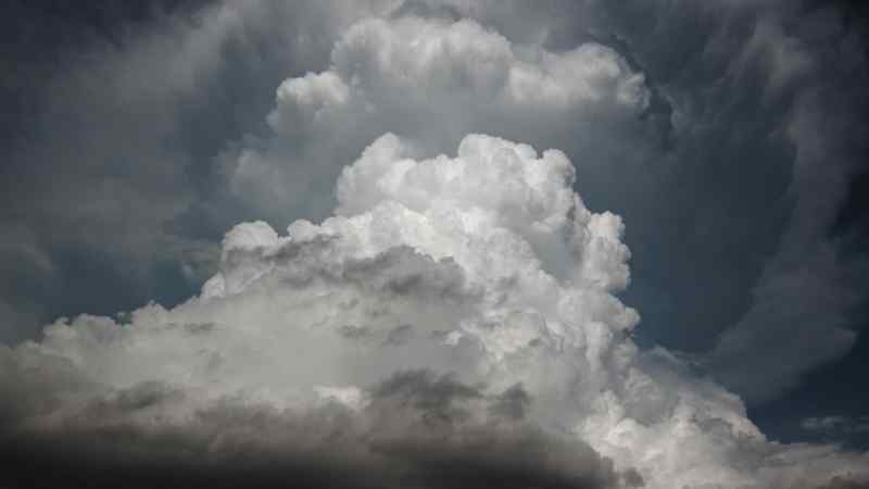 Rising summer temperatures fuel electric storms