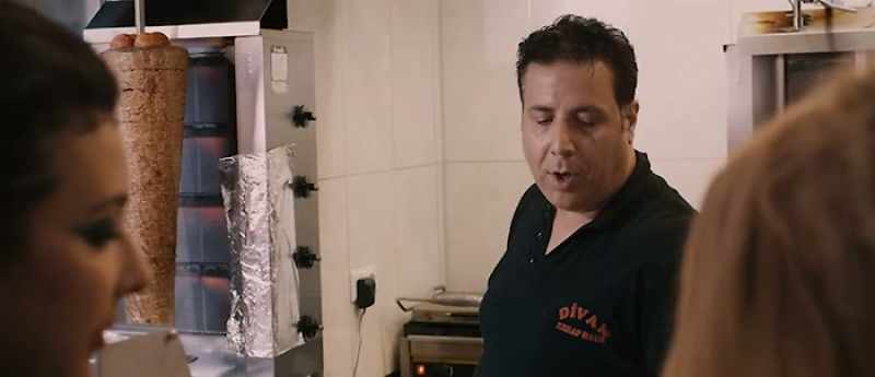 �على أي حال،‏ وجدت إذًا الكلب الضال ‏وكان يضع طوقًا يحمل رقمًا.‏