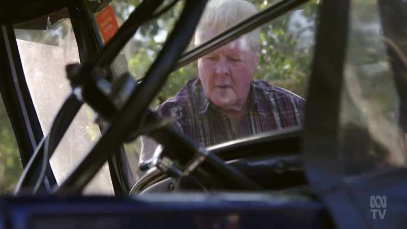 Robert Ryan, a vintage car enthusiast