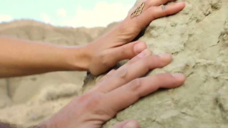 (rocks falling)