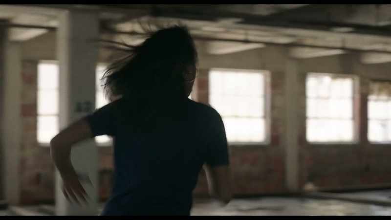 (rope whooshing) (Jodi thuds)