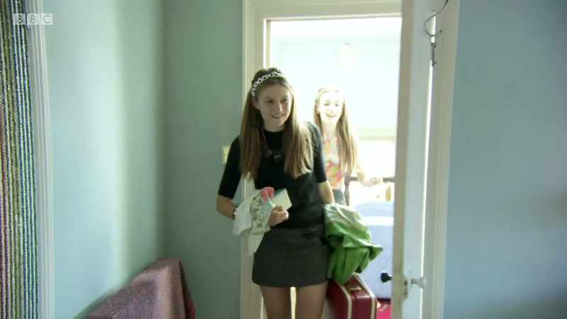 Ros has come to help Miranda settle into her new bedsit