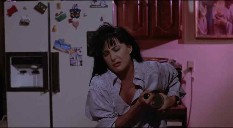[Roxanne grunting]