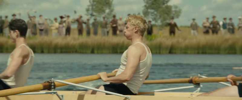ROYAL: Washington's JV boat