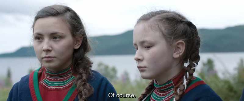 Sã le facem o pozã celor douã þinându-se de mâini