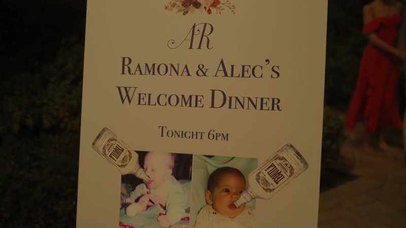 �� salsa music playing ♪