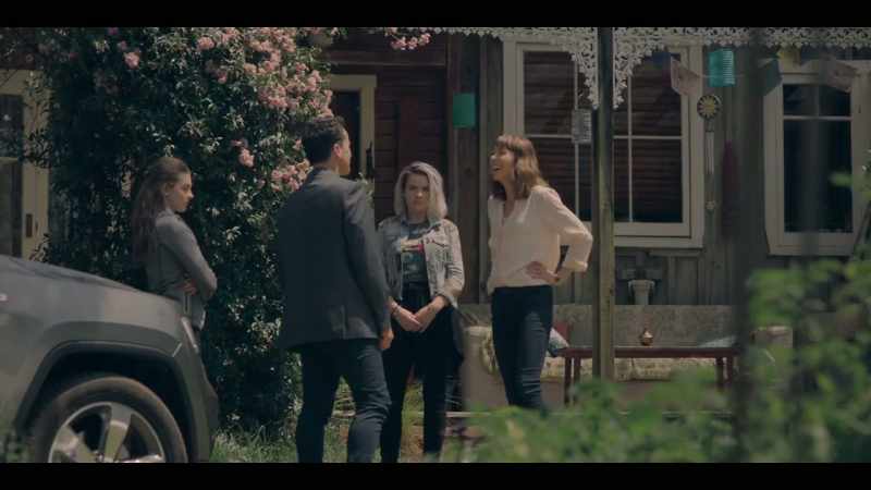 [SAM AND AMANDA LAUGH]