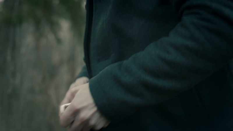 Sam took the belt from around his waist