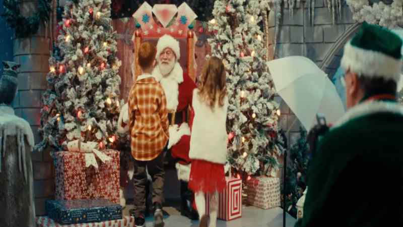 (SANTA CACKLES)