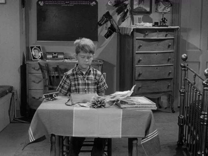SARAH, GET ME THE BLUEBIRD DINER, WILL YOU?