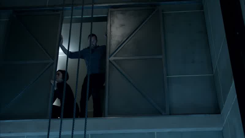 Sarah! Kurt! - Kurt! - Reade! We're gonna get you guys out, all right? All right, just hang on! Are