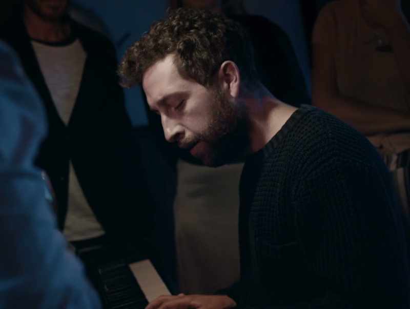 �� Sat in a bar on my own ♪