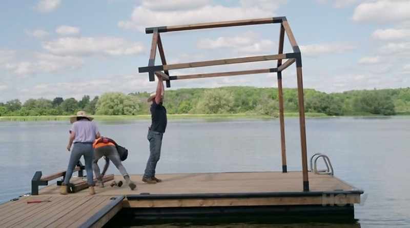 Savannah: It's so hot when Kyle lifts things