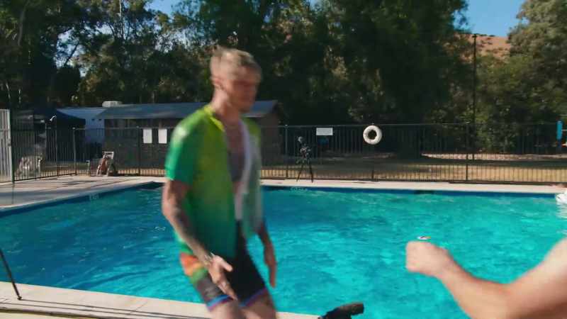 Save me motherfucker, fuck. I need a towel