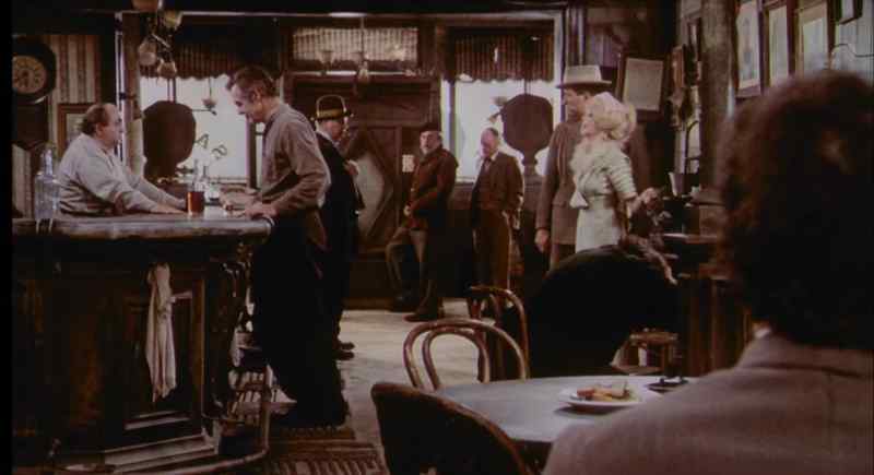 Say, why don't all you barflies come to the weddin'?
