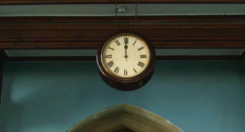 [school bell rings] - [cheering]