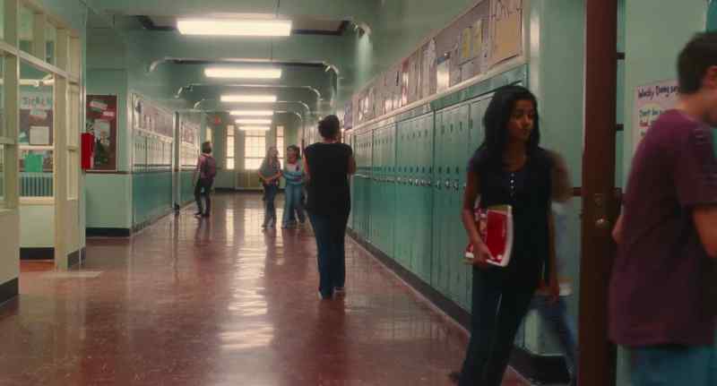 (SCHOOL BELL RlNGlNG)