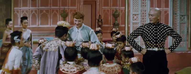 Schoolteacher has graciously changed her mind and shall live in palace