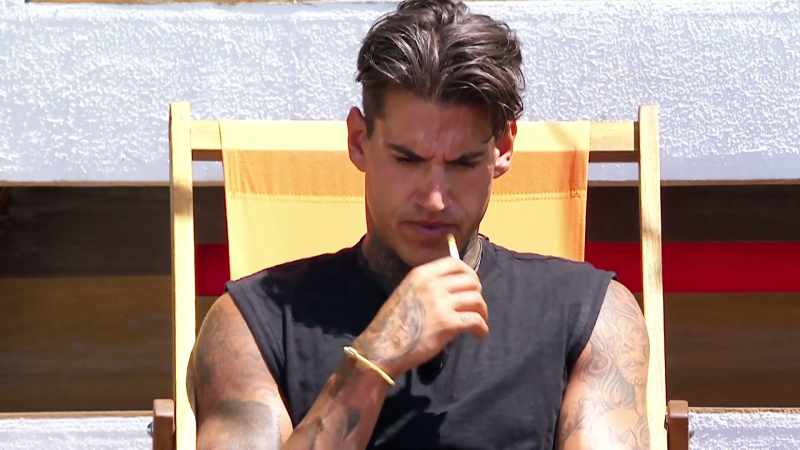 SCOTT: Mate, she's gonna try and to get in your head