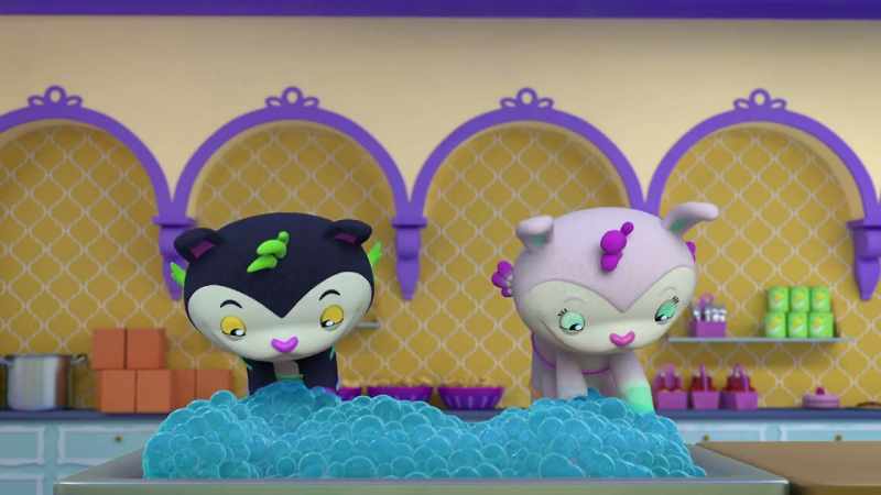 �� Scrub and wipe until they shine ♪