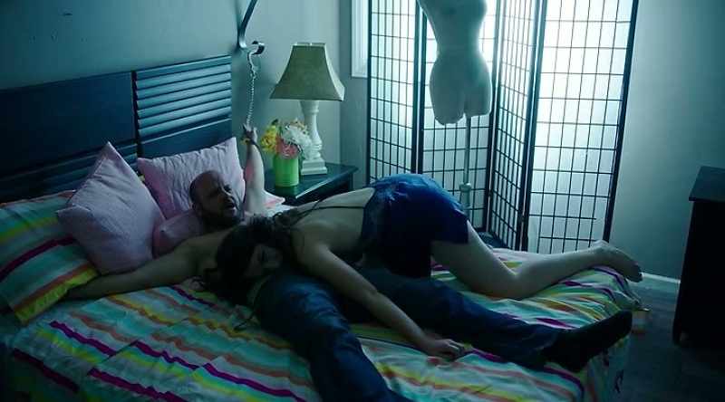 SeĆ±orita? Uh, hello? Help! Help!
